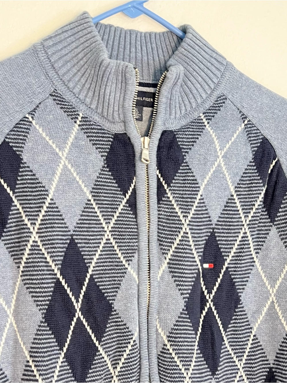 Tommy Hilfiger Men’s Blue Argyle Zip-Up Sweater
